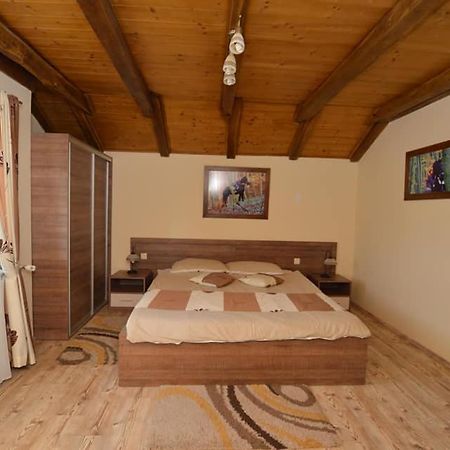 Rooms & Apartment Vinia เบียโลวาร์ ภายนอก รูปภาพ