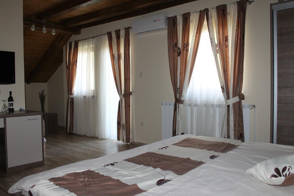 Rooms & Apartment Vinia เบียโลวาร์ ห้อง รูปภาพ